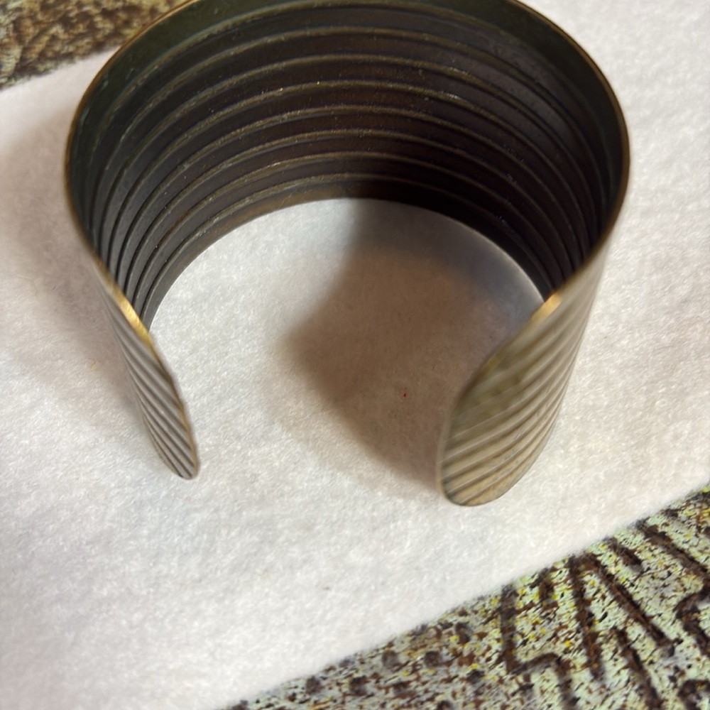 Elegant Gold Metal, Brown, and Amber Cuff Bracelet Sz 6” range - Picture 2 of 7